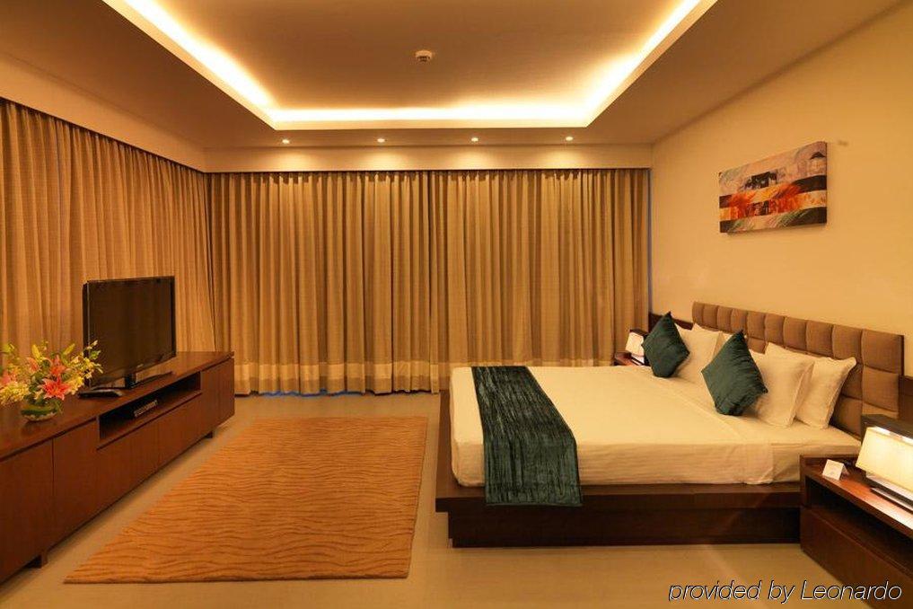 24 Tech Hotel Bangalore Exterior foto