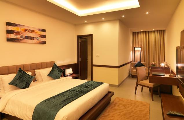 24 Tech Hotel Bangalore Exterior foto